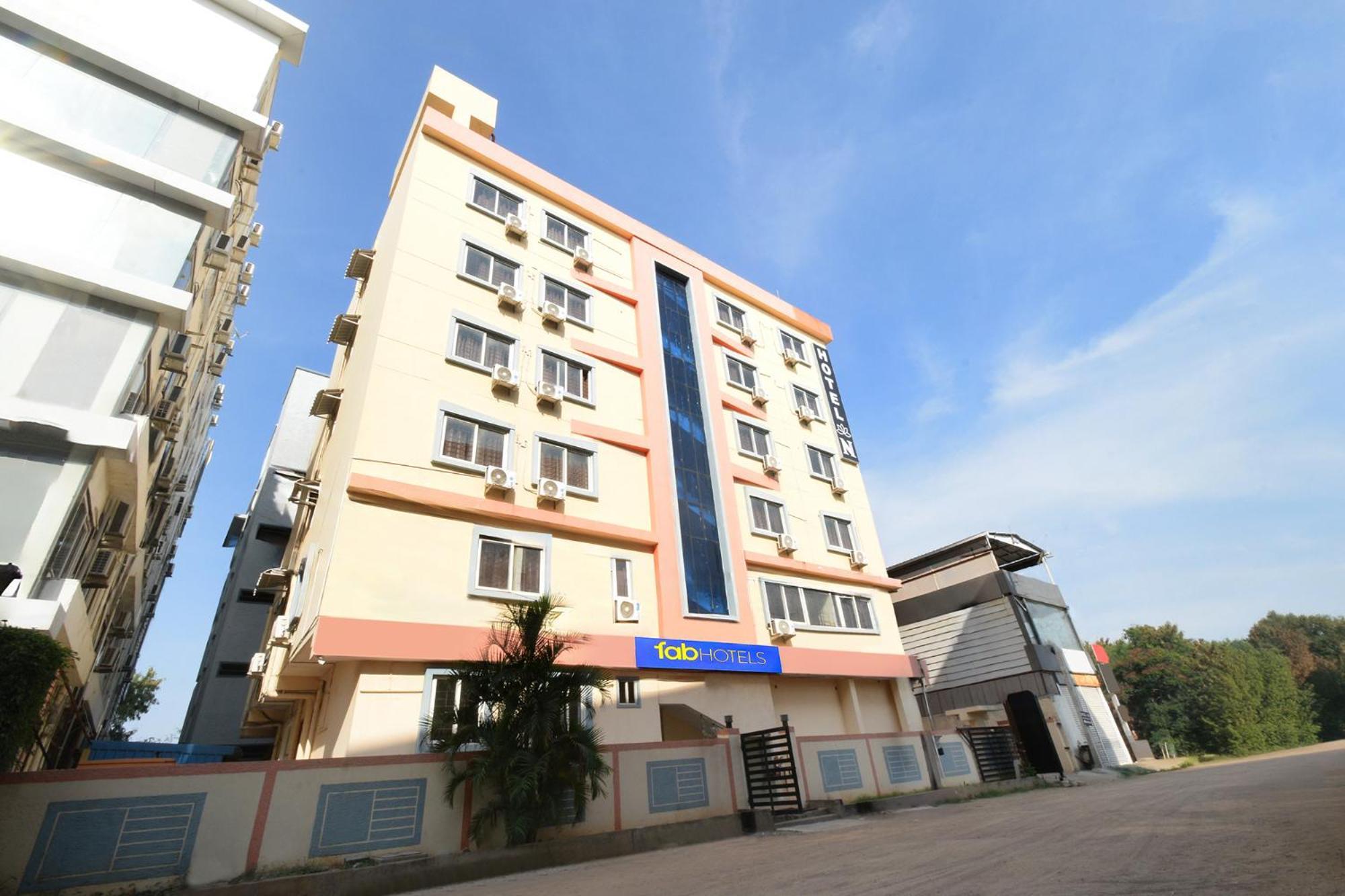 Fabhotel N Residency, Hitech City - 350M From Yashoda Hospital, Hitech City Хидерабад Екстериор снимка