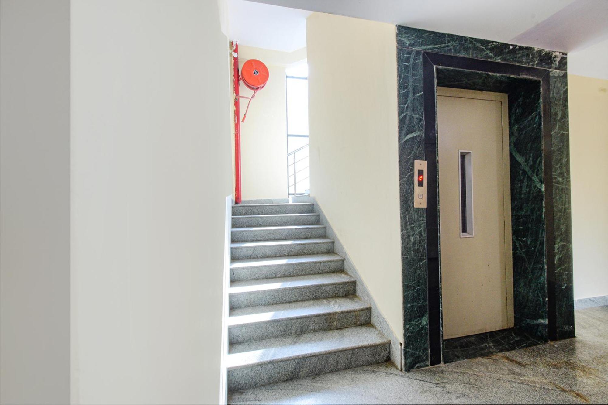 Fabhotel N Residency, Hitech City - 350M From Yashoda Hospital, Hitech City Хидерабад Екстериор снимка